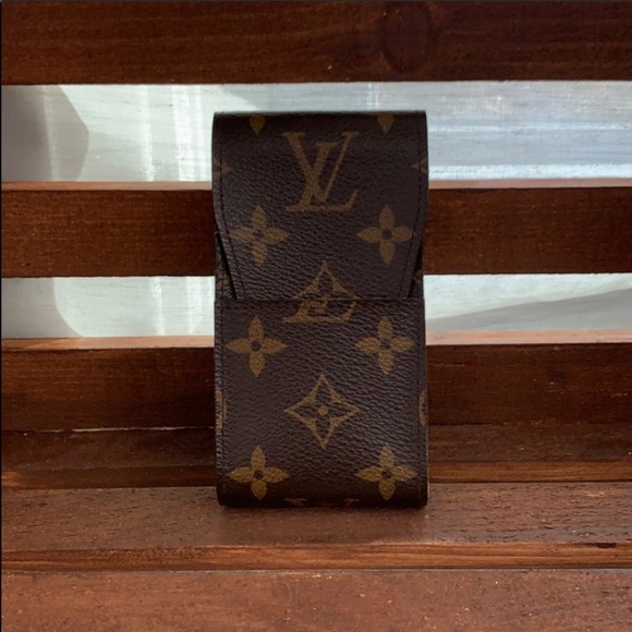 Louis Vuitton Other - Louis Vuitton multi use case